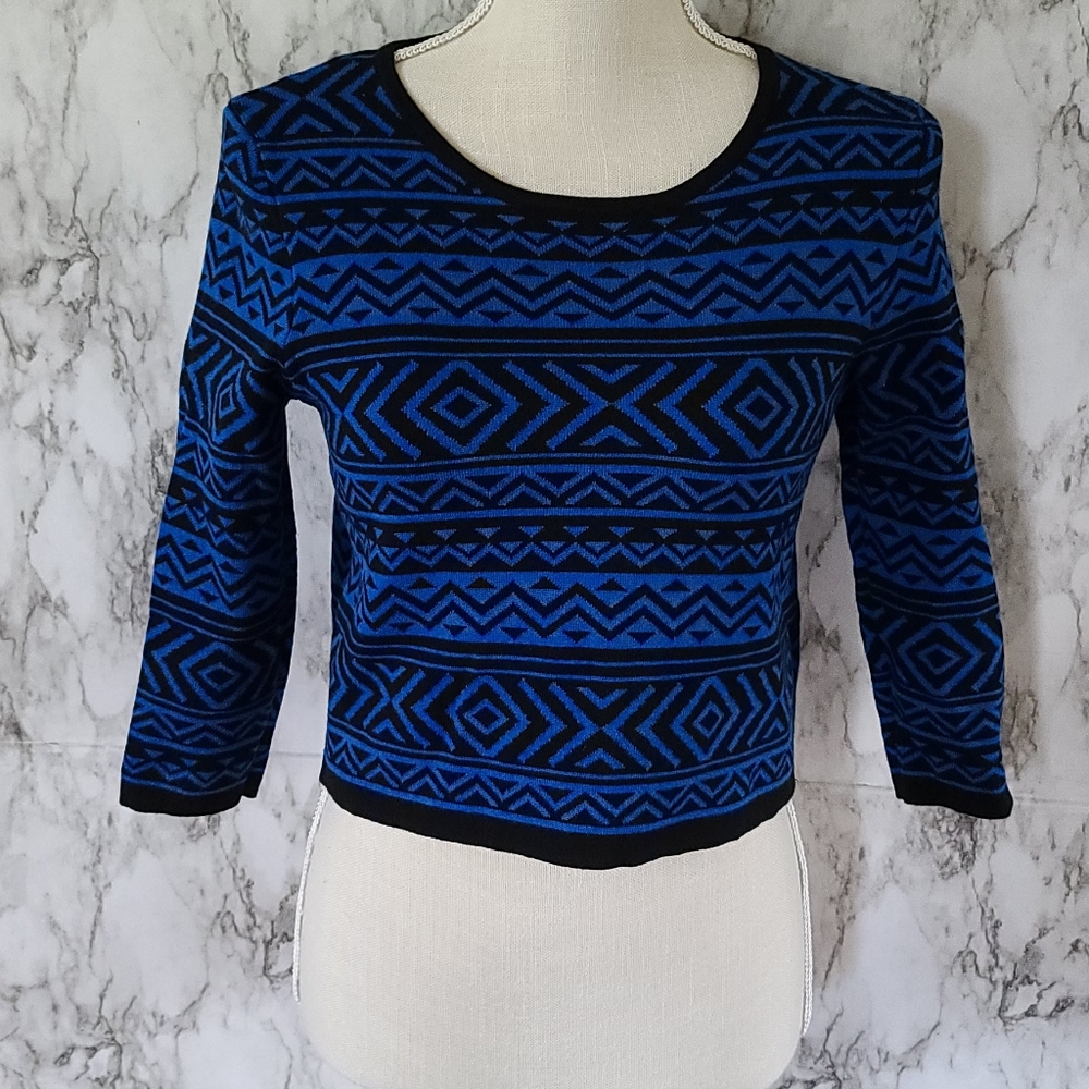 Forever 21 aztec cropped sweater size small
